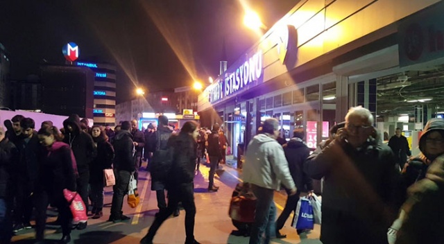 Metro seferleri normale döndü Metro seferleri normale döndü