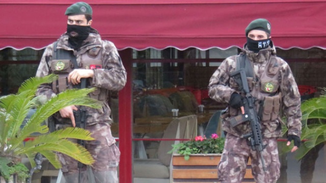 Polisler sokağa indi! İstanbul'da hareketli gün