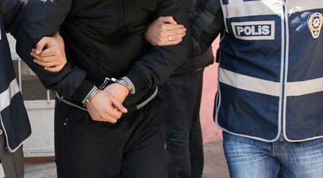 Sakarya'da terör operasyonu: Kesinleşmiş hapis cezası olan firari yakalandı Sakarya'da terör operasyonu: Kesinleşmiş hapis cezası olan firari yakalandı