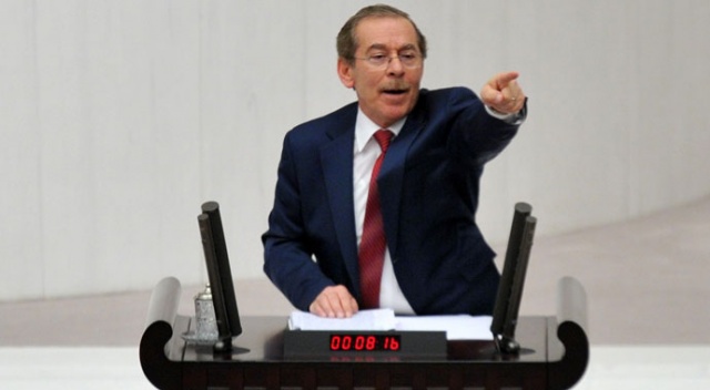 Şener kürsüde  66 defa ‘ben’ dedi
