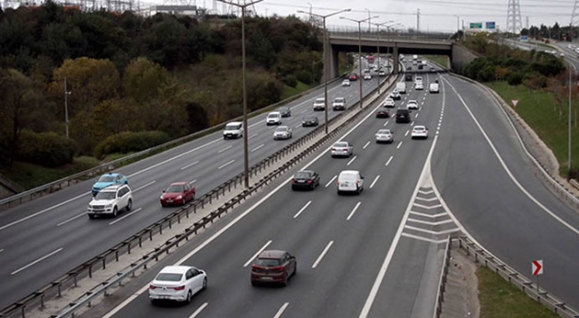 TEM otoyolunun bazı bölgeleri 8 saatliğine trafiğe kapatıldı TEM otoyolunun bazı bölgeleri 8 saatliğine trafiğe kapatıldı