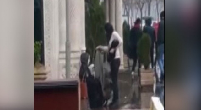 'Anne üşüyorum' çığlığını duydu, montunu çıkarıp çocuğa verdi