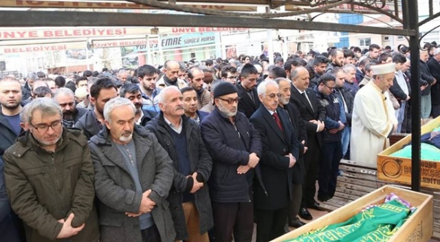 70 yıllık evli çift bir gün arayla vefat etti