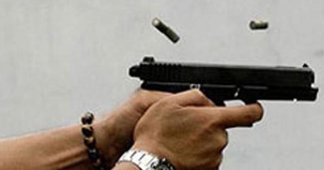 ABD polisi, bıçaklı adama kurşun yağdırdı ABD polisi, bıçaklı adama kurşun yağdırdı