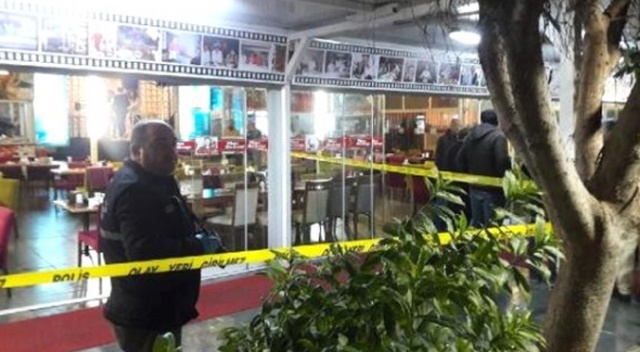 AK Partili Belediye başkan adayına bıçaklı saldırı sonrası yaşanan panik kameraya yansdı
