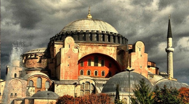 Ayasofya'da çekilen bale fotoğrafına inceleme