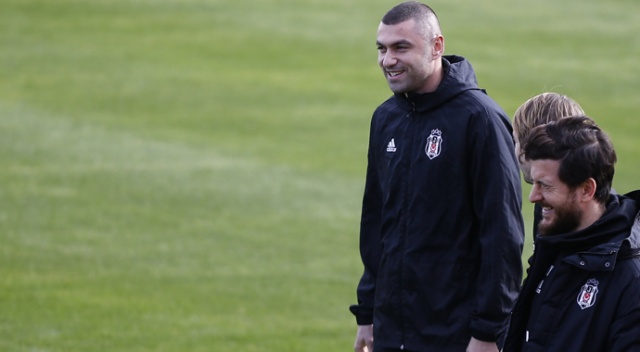 Beşiktaş, Burak Yılmaz'la resmen anlaştı Beşiktaş, Burak Yılmaz'la resmen anlaştı
