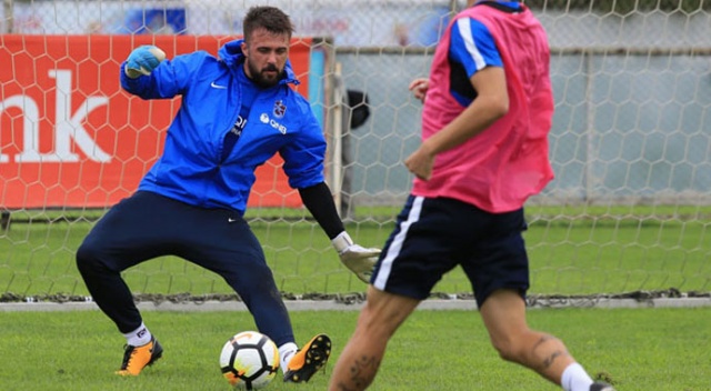 Burak Yılmaz açıkladı! Onur Kıvrak futbolu bıraktı Burak Yılmaz açıkladı! Onur Kıvrak futbolu bıraktı