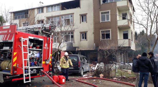 Büyükçekmece'de apartmanda şiddetli patlama: 1'i ağır 2 yaralı Büyükçekmece'de apartmanda şiddetli patlama: 1'i ağır 2 yaralı