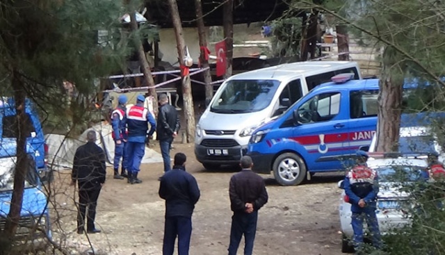 Çiftlikte bıçaklı kavga: 1 ölü, 1 yaralı Çiftlikte bıçaklı kavga: 1 ölü, 1 yaralı