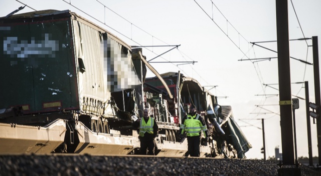 Danimarka'daki tren kazasında çok sayıda ölü var Danimarka'daki tren kazasında çok sayıda ölü var