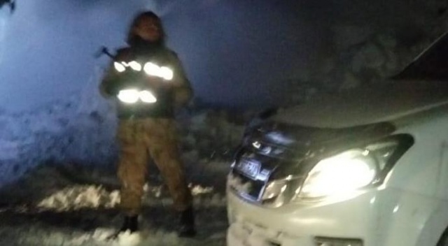 Donmaktan son anda kurtuldular Donmaktan son anda kurtuldular
