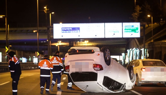 Ehliyetini yeni alan sürücü kaza yaptı