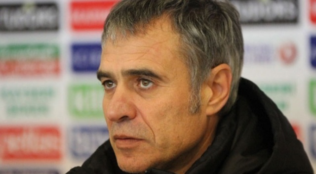 Ersun Yanal: "Hep birlikte başaracağız" Ersun Yanal: "Hep birlikte başaracağız"
