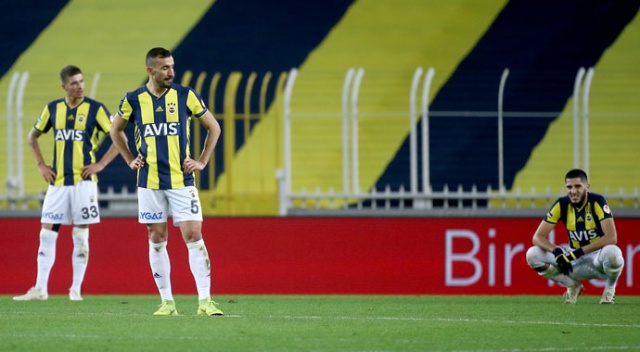 Fenerbahçe ayağa kalkamıyor Fenerbahçe ayağa kalkamıyor