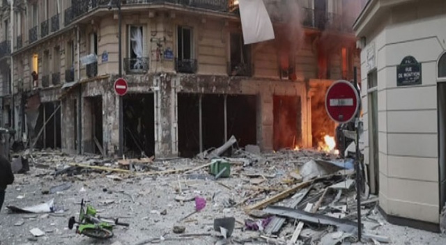 Fransa'nın başkenti Paris'te patlama Fransa'nın başkenti Paris'te patlama