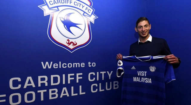 Futbolcu Emiliano Sala'yı arama çalışmaları su altında devam edecek Futbolcu Emiliano Sala'yı arama çalışmaları su altında devam edecek