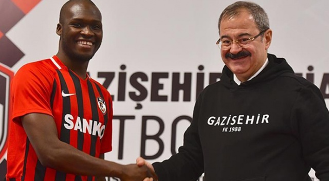 Gazişehir Gaziantep&#039;te Moussa Sow ilk idmanına çıktı