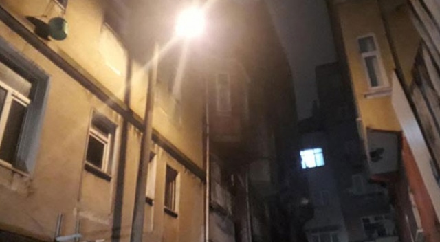 Genç kadını öldürüp evi ateşe verdiler Genç kadını öldürüp evi ateşe verdiler