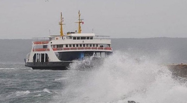 Gökçeada feribot seferlerine fırtına engeli Gökçeada feribot seferlerine fırtına engeli