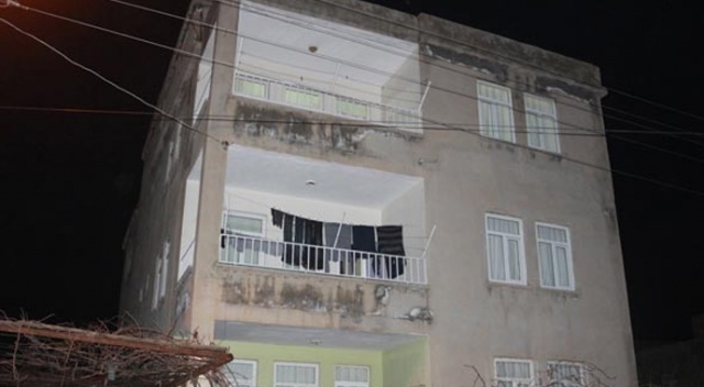 Hamile kadının ellerini bağlayıp evini soydular