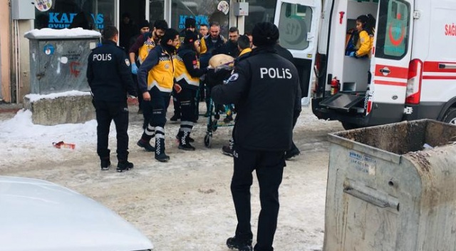 İki aile arasında silahlı kavga: 1 ölü, 6 yaralı İki aile arasında silahlı kavga: 1 ölü, 6 yaralı