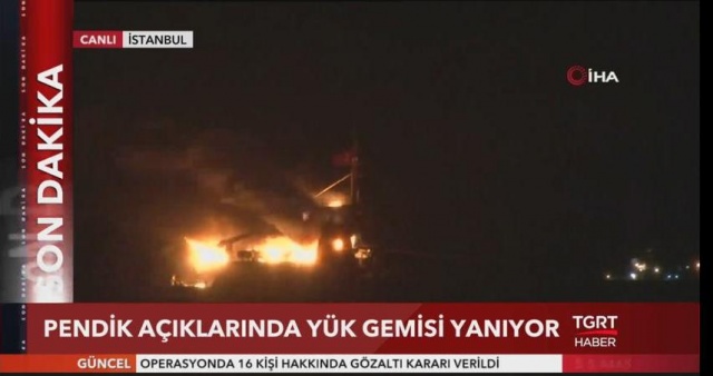 İstanbul'da Pendik açıklarında yük gemisi yanıyor İstanbul'da Pendik açıklarında yük gemisi yanıyor