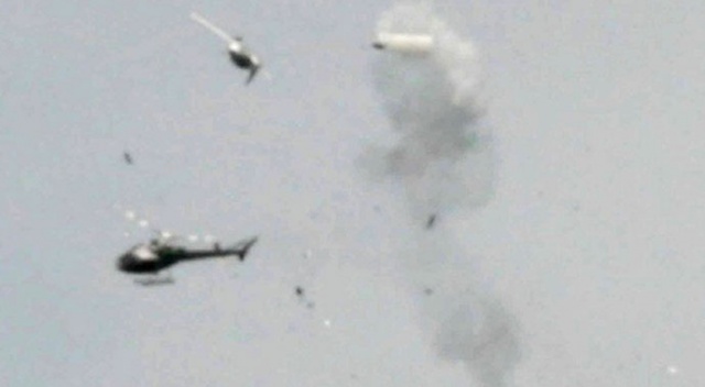 İtalyan Alpleri'nde uçak ve helikopter havada çarpıştı: 5 ölü, 2 yaralı İtalyan Alpleri'nde uçak ve helikopter havada çarpıştı: 5 ölü, 2 yaralı