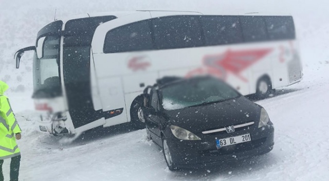 Malatya-Adıyaman karayolunda kaza: 2 yaralı Malatya-Adıyaman karayolunda kaza: 2 yaralı