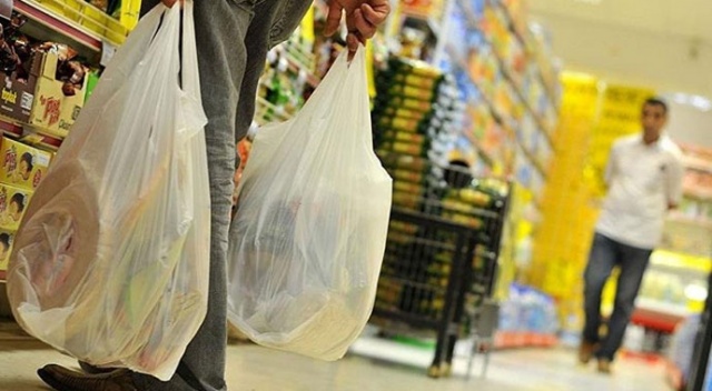 Marketlerde ücretli poşet uygulaması başladı! Vatandaş şikayet etti