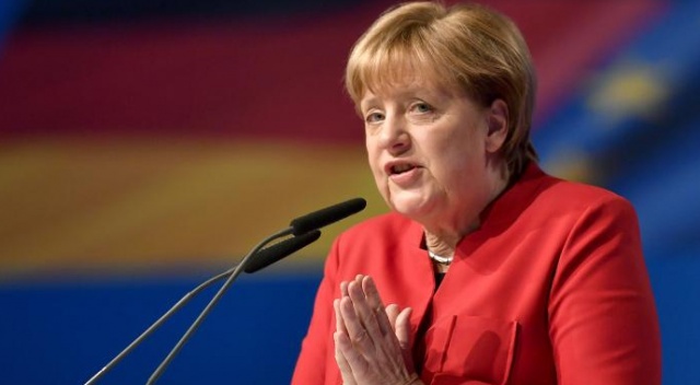 Merkel, İran'ın politikasını İsrail'e tehdit olarak görüyor Merkel, İran'ın politikasını İsrail'e tehdit olarak görüyor