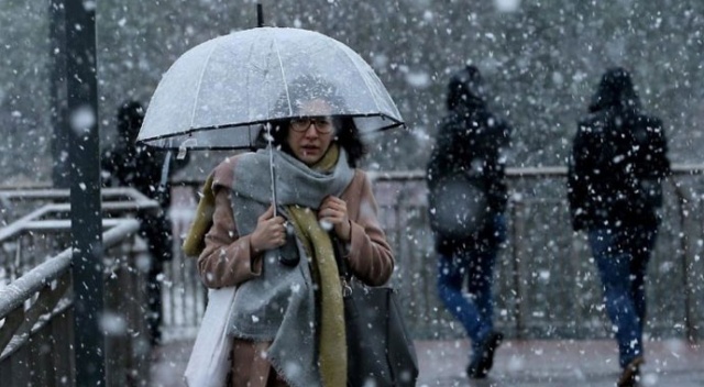 Meteoroloji İstanbul için saat verdi! Kar geliyor Meteoroloji İstanbul için saat verdi! Kar geliyor
