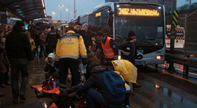 Metrobüsün çarptığı yolcu hayatını kaybetti