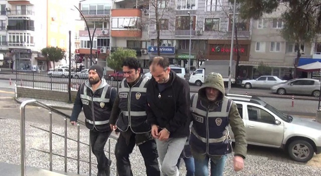 Manisa'da dehşet! Eşini öldürdüğünü telefonda itiraf etti Manisa'da dehşet! Eşini öldürdüğünü telefonda itiraf etti