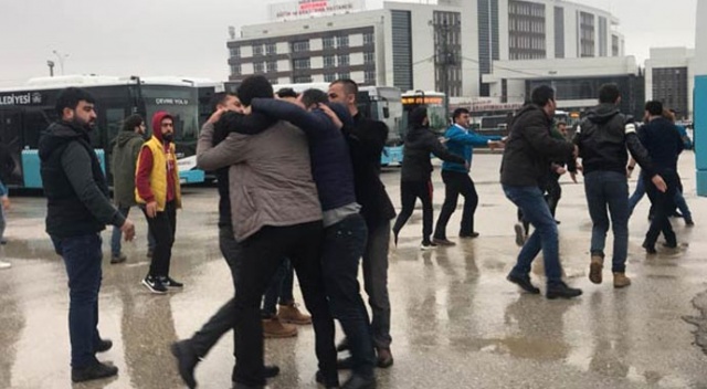 Otobüs şoförleri ve öğrenciler birbirine girdi!
