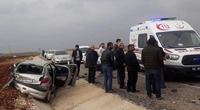 Park halindeki otomobile çarptı: 6 yaralı