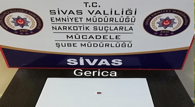 Sivas'ta sokak satıcılarına operasyon: 3 tutuklama
