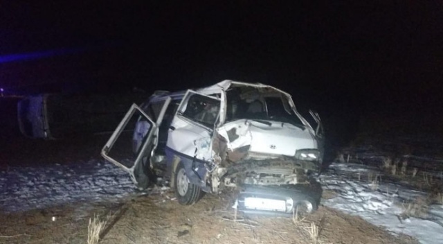 Sporcuları taşıyan minibüs kaza yaptı