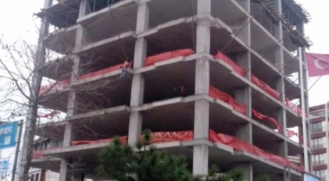 Suriyeli inşaat işçisinden seyyar satıcıyı hayatta tutan hamle Suriyeli inşaat işçisinden seyyar satıcıyı hayatta tutan hamle