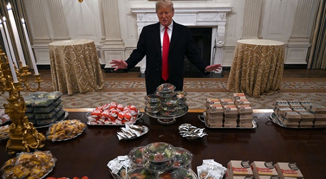 Trump Beyaz Saray'a hamburger ve pizza sipariş etti Trump Beyaz Saray'a hamburger ve pizza sipariş etti
