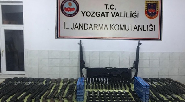 Yozgat’ta silah kaçakçılarına suçüstü: 2 gözaltı Yozgat’ta silah kaçakçılarına suçüstü: 2 gözaltı