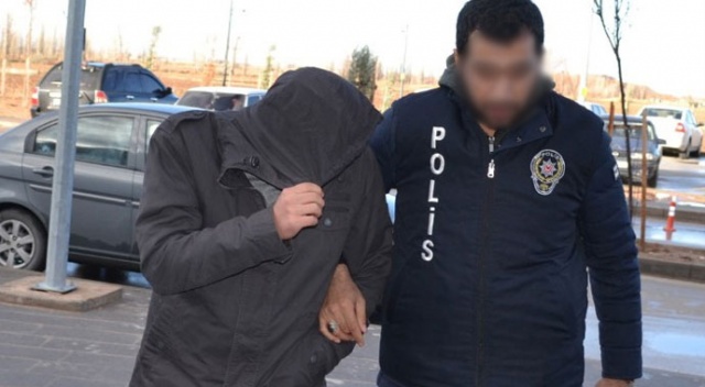 Aksaray'da yakalanan 99 aranan şahıstan 32'si tutuklandı Aksaray'da yakalanan 99 aranan şahıstan 32'si tutuklandı