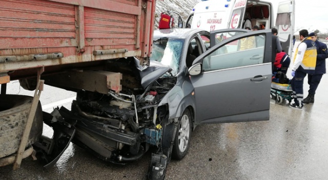 Antalya'da trafik kazası: 1 ölü, 4 yaralı Antalya'da trafik kazası: 1 ölü, 4 yaralı