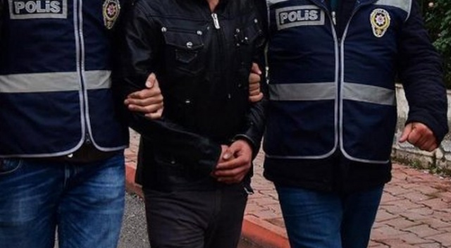 AVM'de hırsızlık yaptığı iddia edilen 5 Gürcü futbolcu gözaltında AVM'de hırsızlık yaptığı iddia edilen 5 Gürcü futbolcu gözaltında