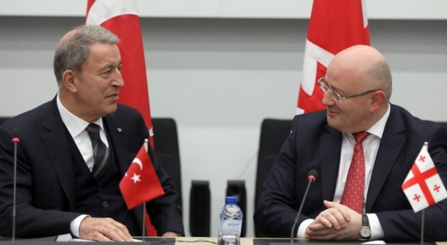 Bakan Akar’dan NATO toplantılarında bir dizi görüşme