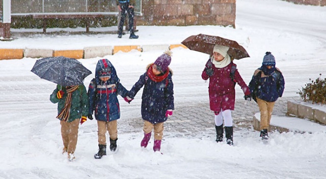 Beytüşşebap'ta eğitime kar engeli