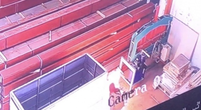 Boşanma aşamasındaki kocasının iş yerini yaktı Boşanma aşamasındaki kocasının iş yerini yaktı
