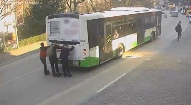 Bursa'da bu kadarına pes dedirten görüntü Bursa'da bu kadarına pes dedirten görüntü