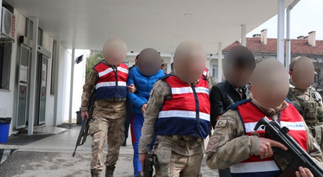 Büyükşehirlerde bombalı eylem hazırlığındaki 3 terörist yakalandı