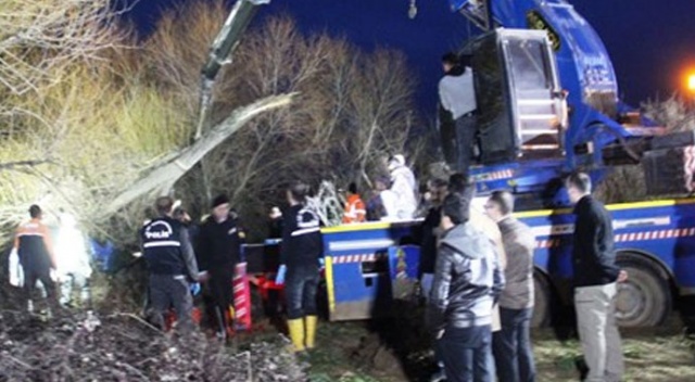 Çanakkale’de derede akıntıya kapılan araçta 3 gencin cansız bedeni bulundu